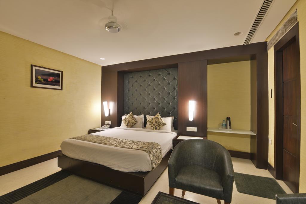 Hotel The Golden Oak à Rāipur Extérieur photo