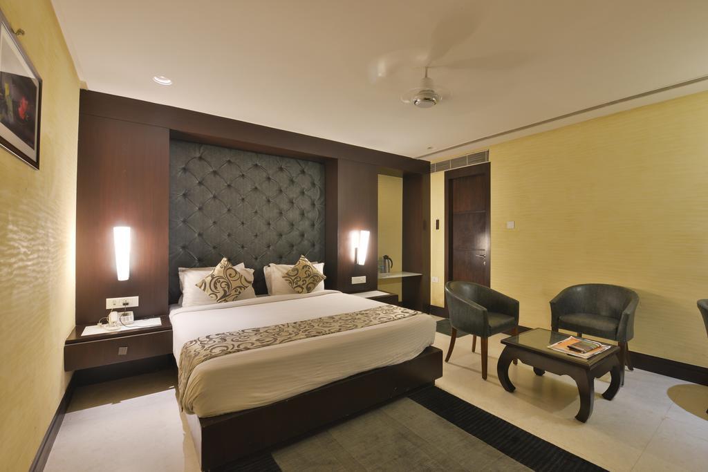 Hotel The Golden Oak à Rāipur Extérieur photo