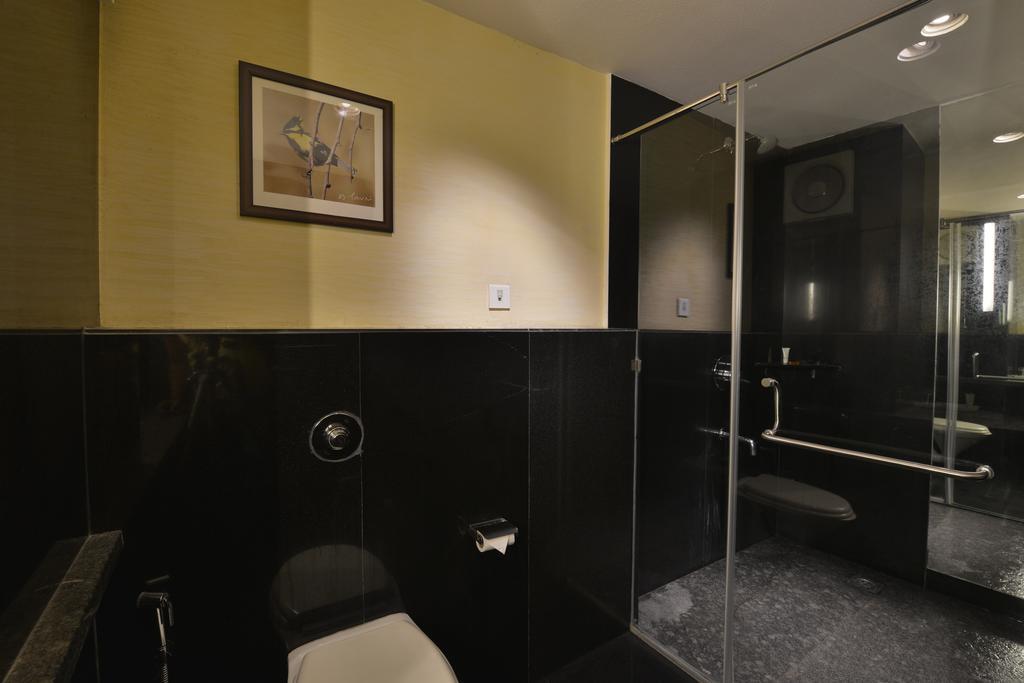 Hotel The Golden Oak à Rāipur Extérieur photo
