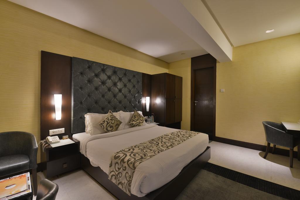 Hotel The Golden Oak à Rāipur Extérieur photo