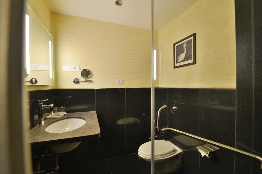 Hotel The Golden Oak à Rāipur Extérieur photo